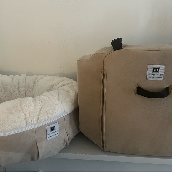 Animals Matter Luxury Dog Bed. Cream and Tan Small - Picture 7 of 7